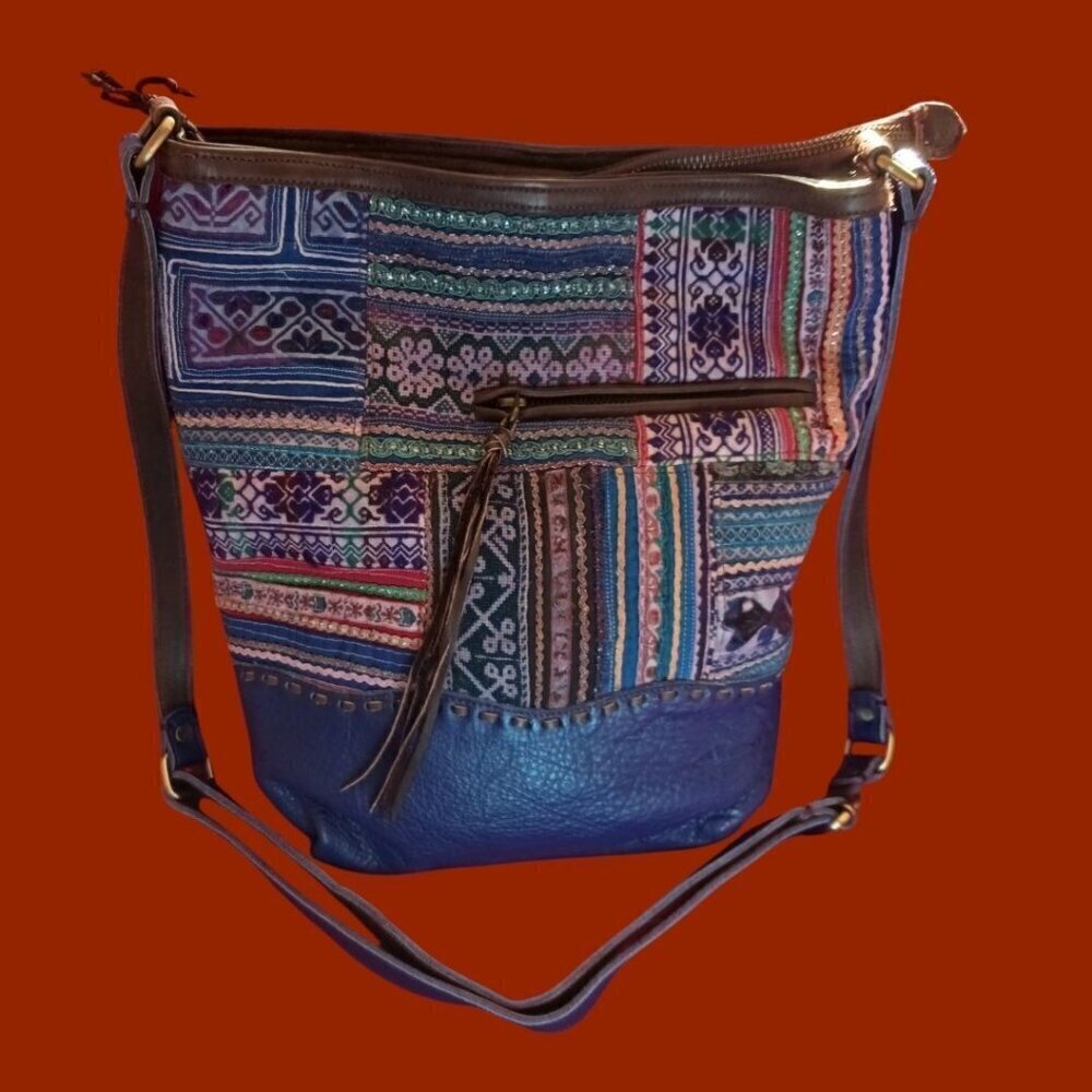 Bohemian Chic Embroidery Crossbody Bag With Adjustable Strap & Zipper Closure